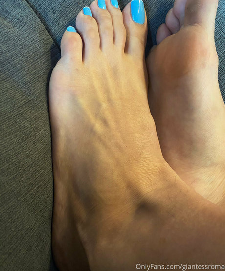 giantessroma pretty actress gallery