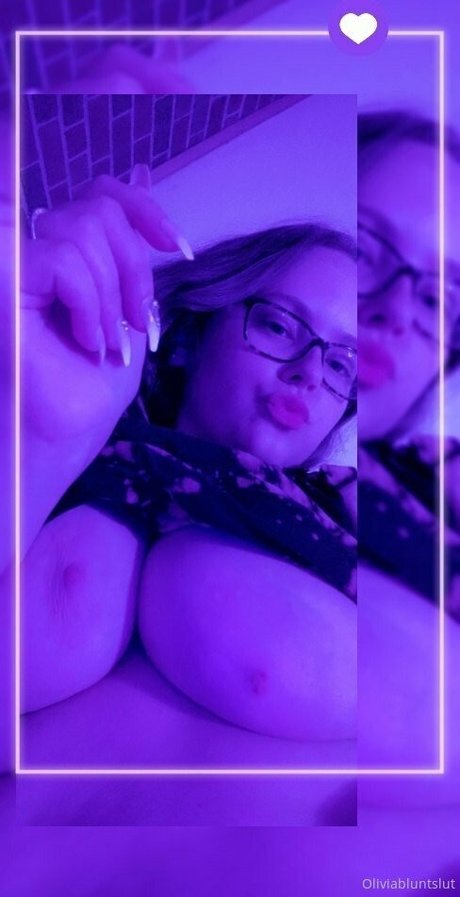 oliviabluntslut model sex pic