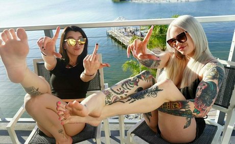 Footpunkz nude pornstar img