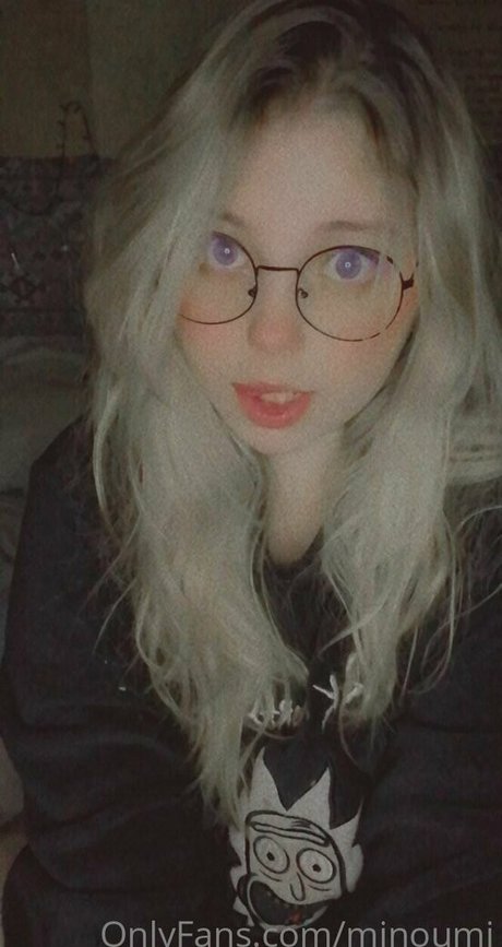 minoumi free actress galleries