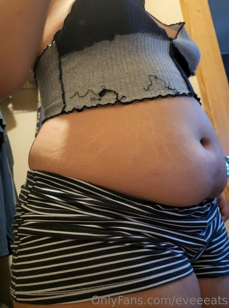 eveeeats naked star pics