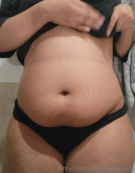 eveeeats free model picture