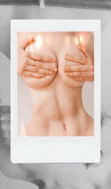 Cmp Perla erotic model img