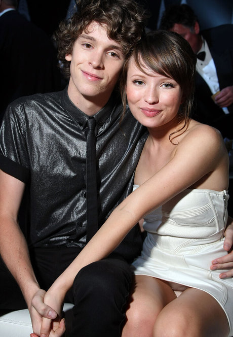 Emily Browning free star pic