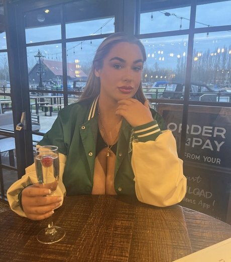 Caitlinn G high quality star picture