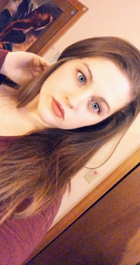 shay carrera beautiful model img