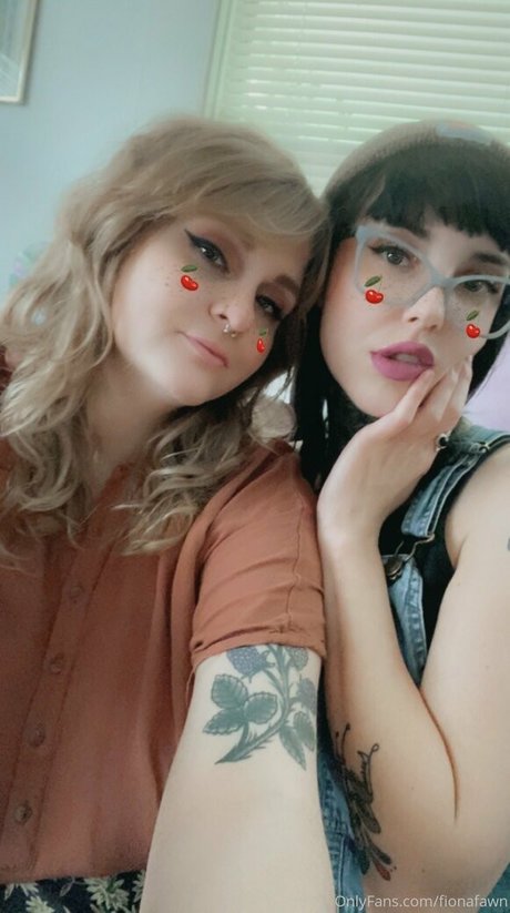 fionafawn model pornographic photos