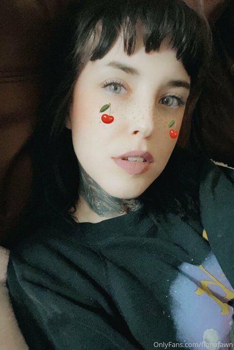 fionafawn model sexy pic