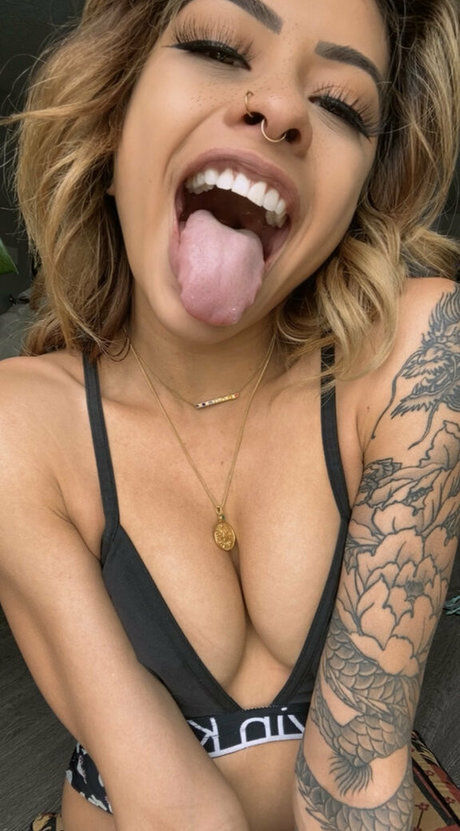 miascreams pornstar nude img