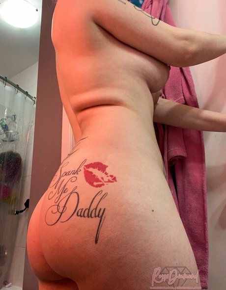 RoxxiDiamond hot actress image