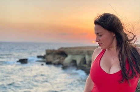 Valeriaval1 model perfect photos