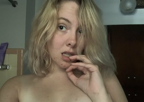 little doe porn model img