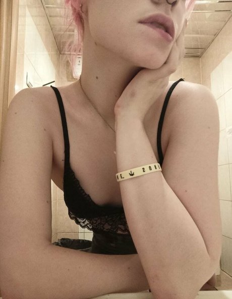 dirty blonde__ xxx model pictures