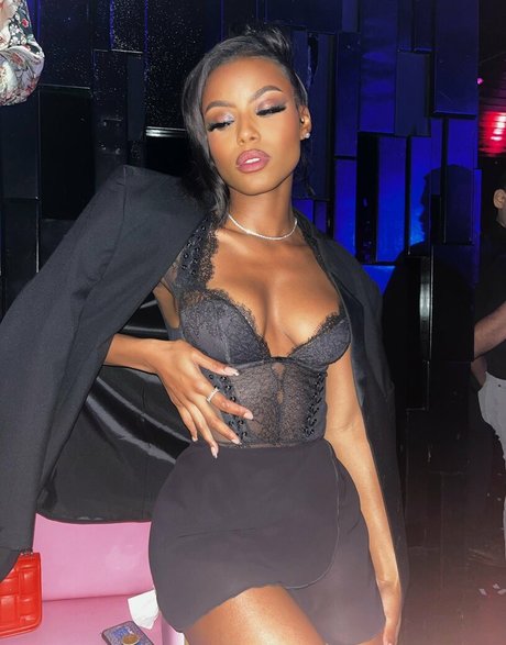 Madison Golden top model pics