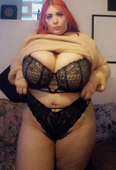 Luna 2me beautiful model picture