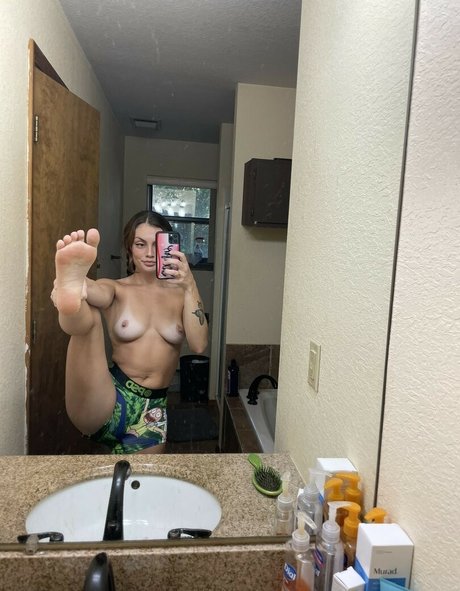 Queen Softness porn actress img