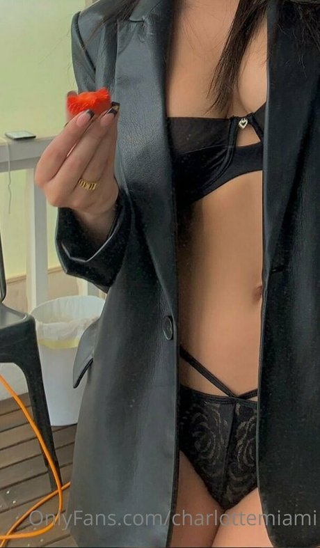 charlottemiami free model image