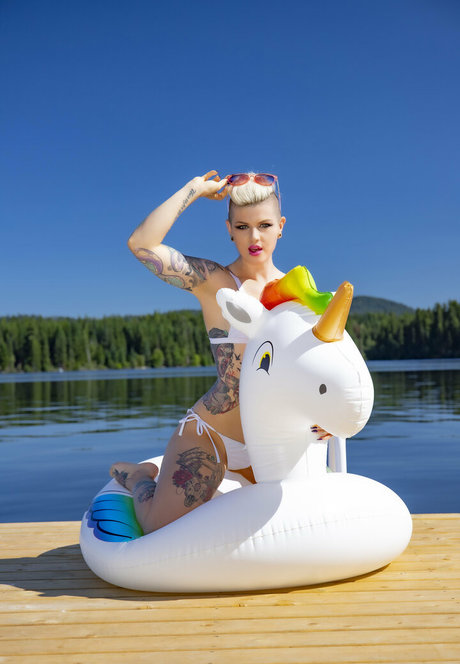 dicentra6 model exclusive pic