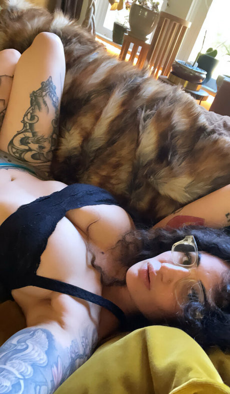 arabelleraphael star pornographic photos