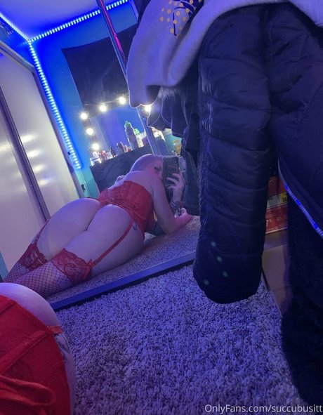 succubusitt nude star picture