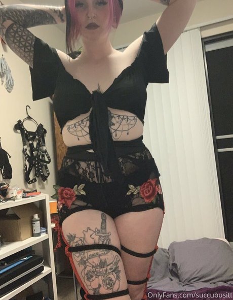 succubusitt exclusive star pic