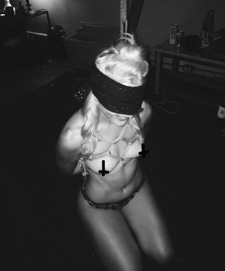 alittle vampy perfect model images