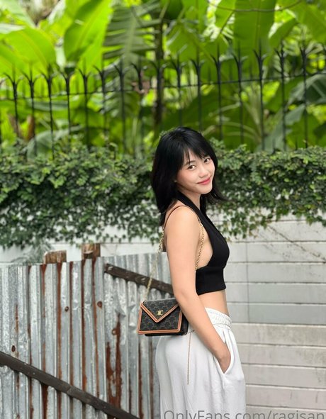 ragisan nudes model pic