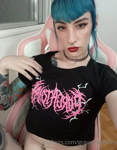 graveyardhoes model nude picture