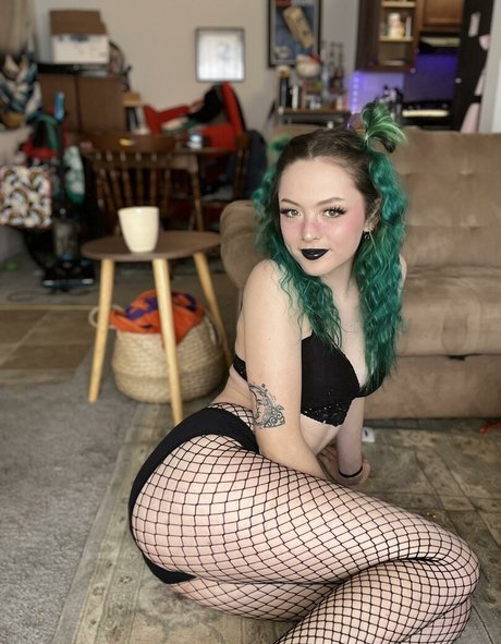 Allieberries xxx actress pics