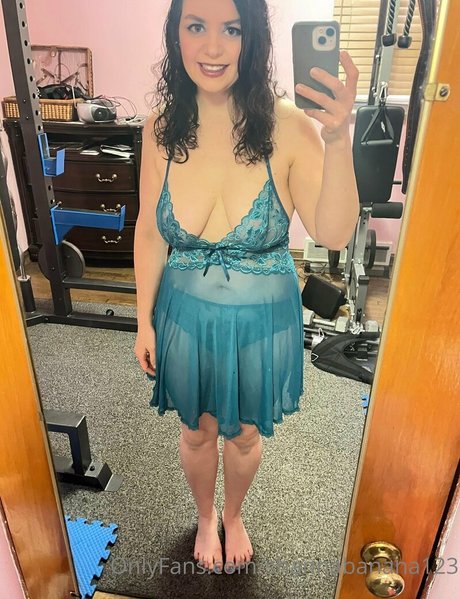 shannabanana123 naked pornstar img