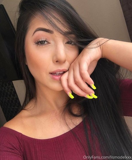 lismodelxxx naked pornstar pic