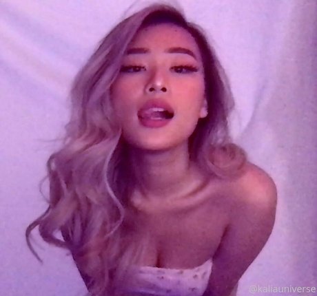 kaliauniverse model nice img