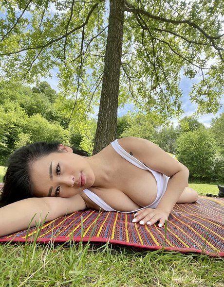 kaliauniverse pornographic actress img