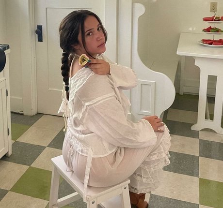 Gideon Adlon exclusive star img