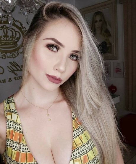 Marcelly Mello nudes model img