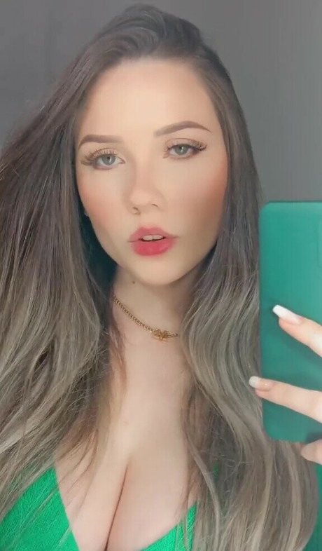 Marcelly Mello beautiful star photos