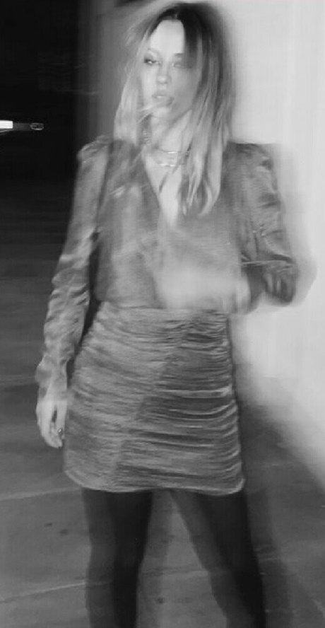 Elena Lagou art star gallery