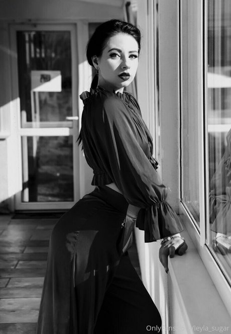 leylasugar free star photos