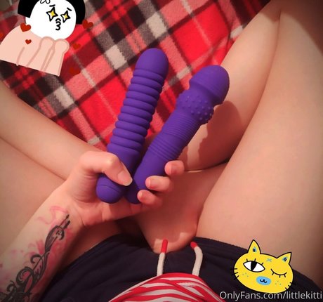 littlekitti sexy pornstar galleries