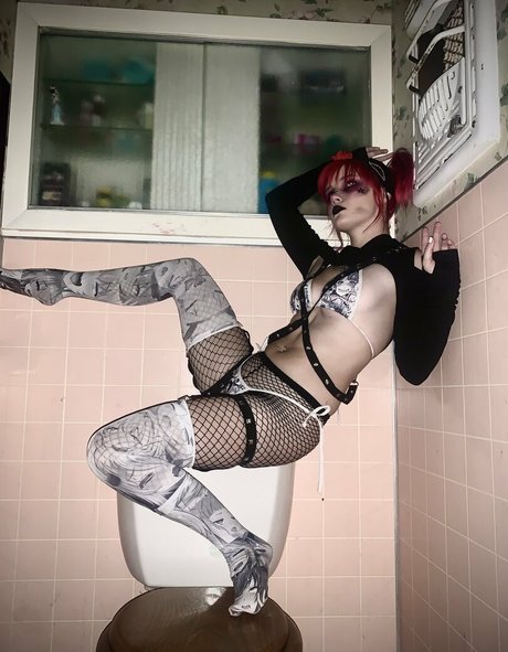 Anarchyelmovip star erotic image