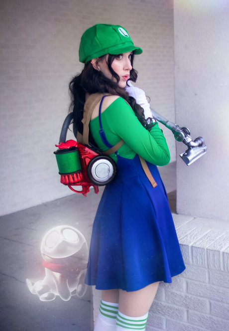 Tina Kinz erotic actress pic