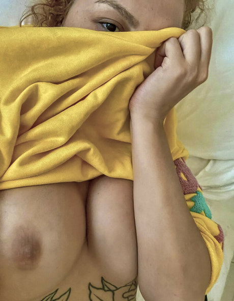 Ecem Guvenciler best actress picture