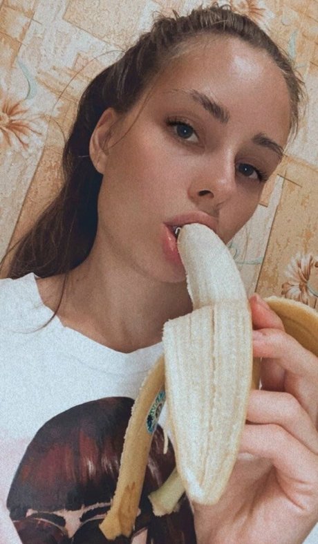 Nina Liin star hot pic