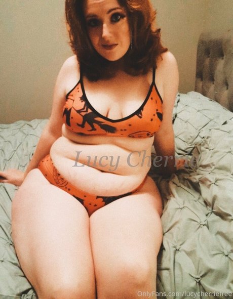 lucycherriefree porn model gallery