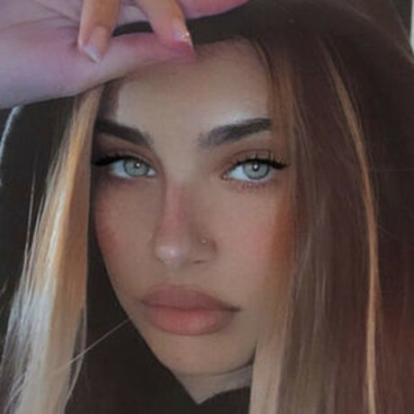 solsticesage model pretty pic