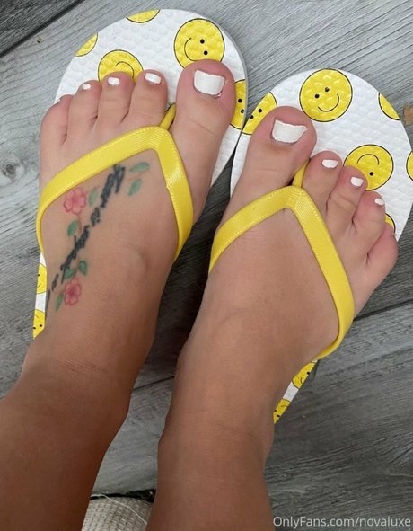 Nova Luxe naked actress picture