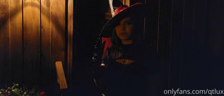 QT Lux pornographic star pictures