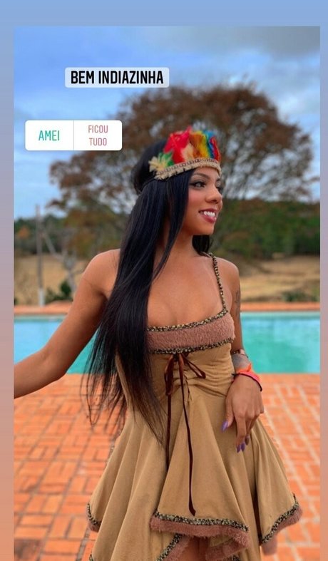 Juju Rosa beautiful model img