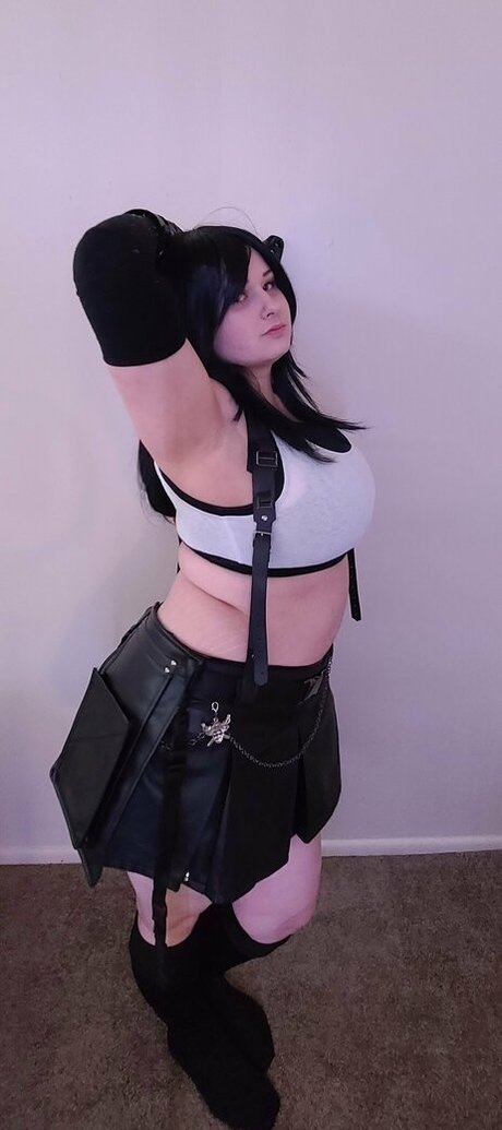 notsafeforcon model nice pictures