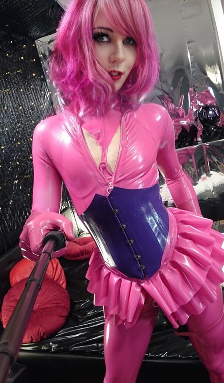 latexirime erotic model pics